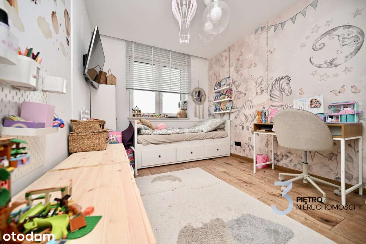 Mieszkanie czteropokojowe z tarasem!-5