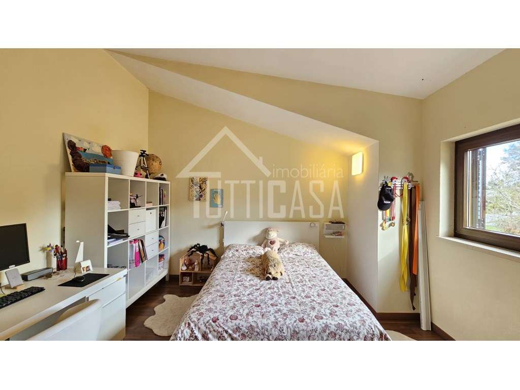 Moradia T3+1 na Venda do Pinheiro-51