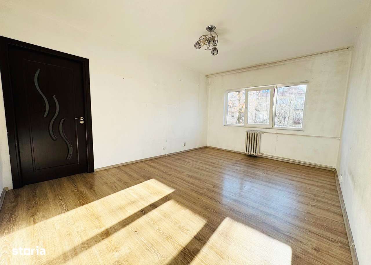 Apartament cu 3 camere - Etajul II. - IMOBIHOR - Imagine principală: 4/8