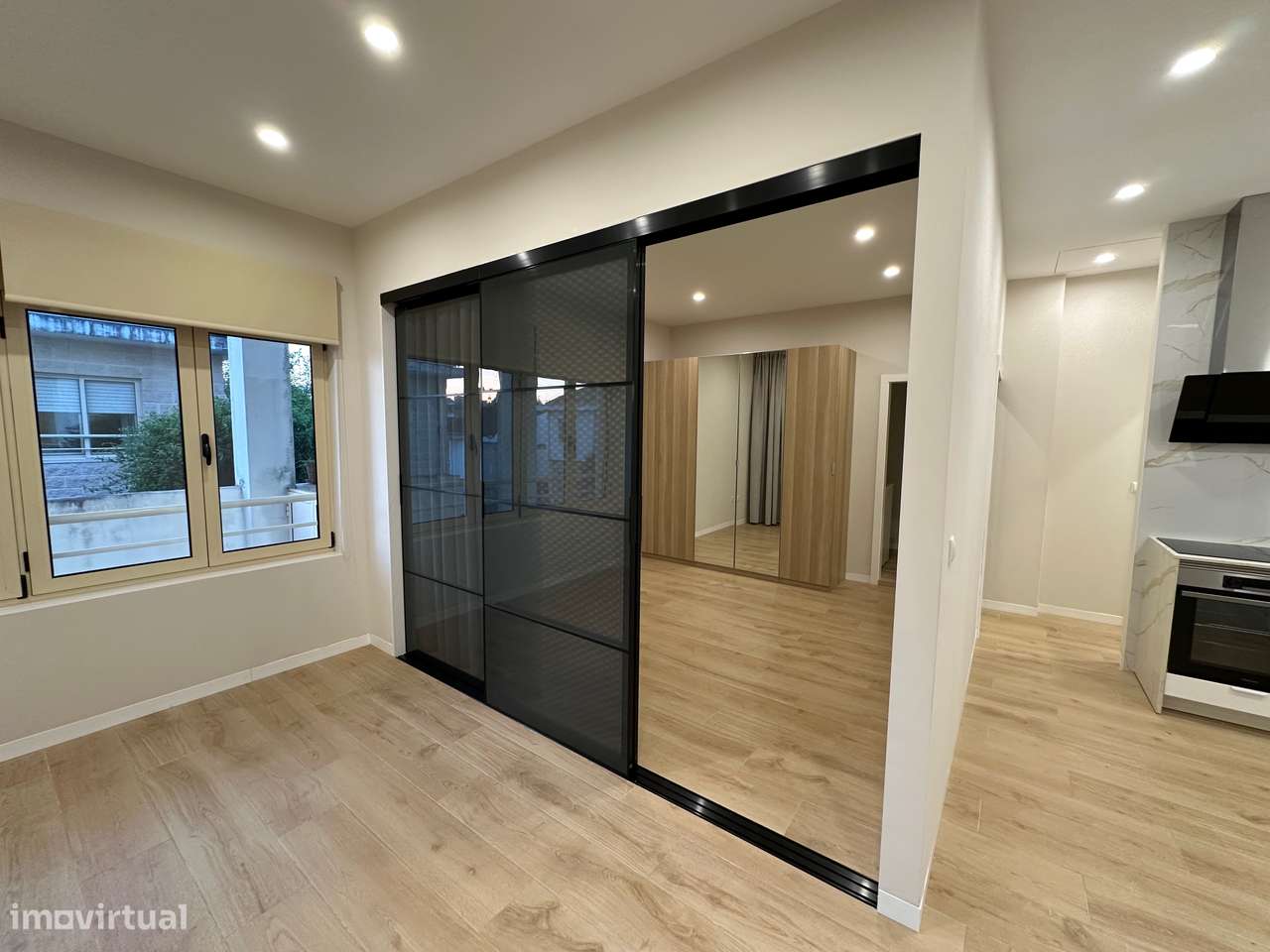 T0 renovado e equipado a estrear com AC junto ao Parque Oriental - Grande imagem: 4/12