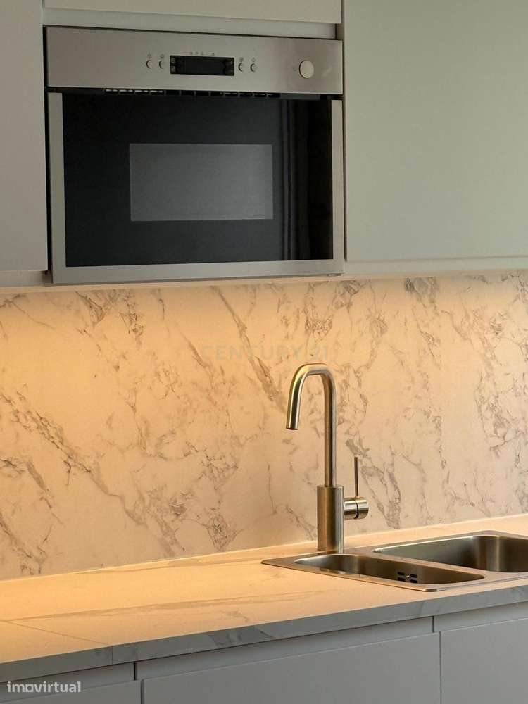 Apartamento T2 Remodelado na Amadora – Mina de Água – Pronto a Habitar-19