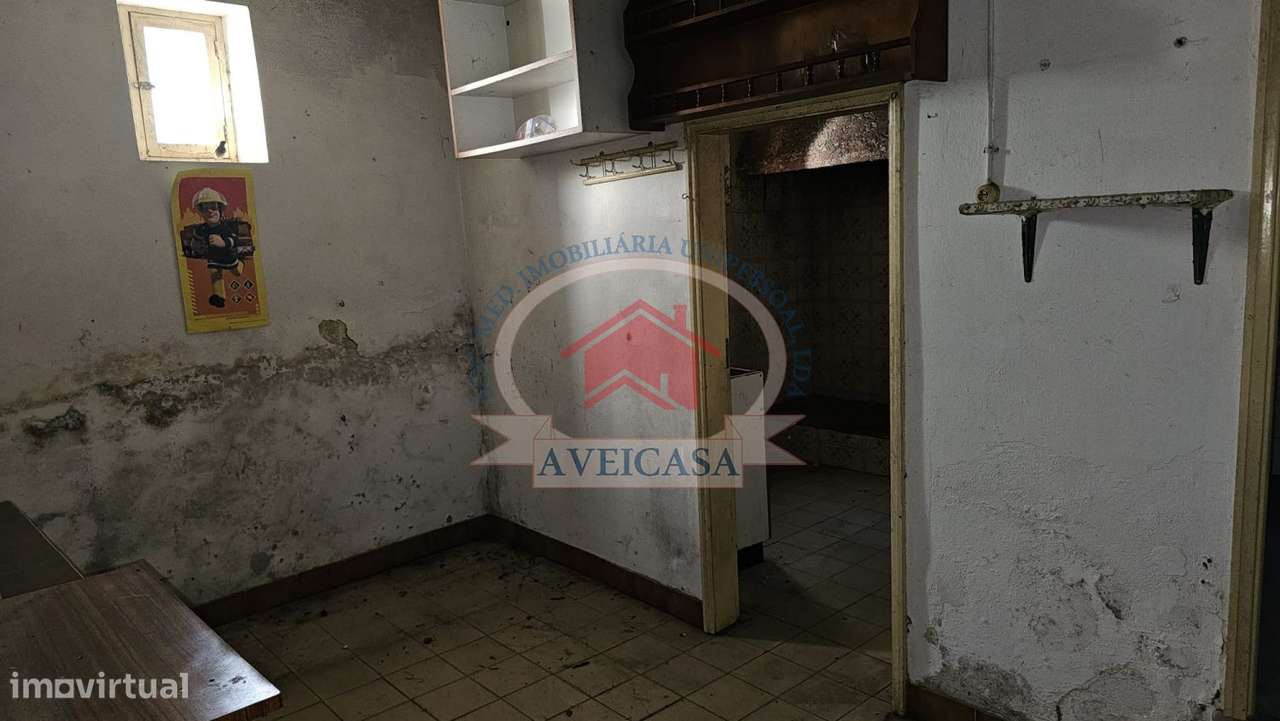 CASA GANDARESA EM VERDEMILHO PARA RECUPERAR-24