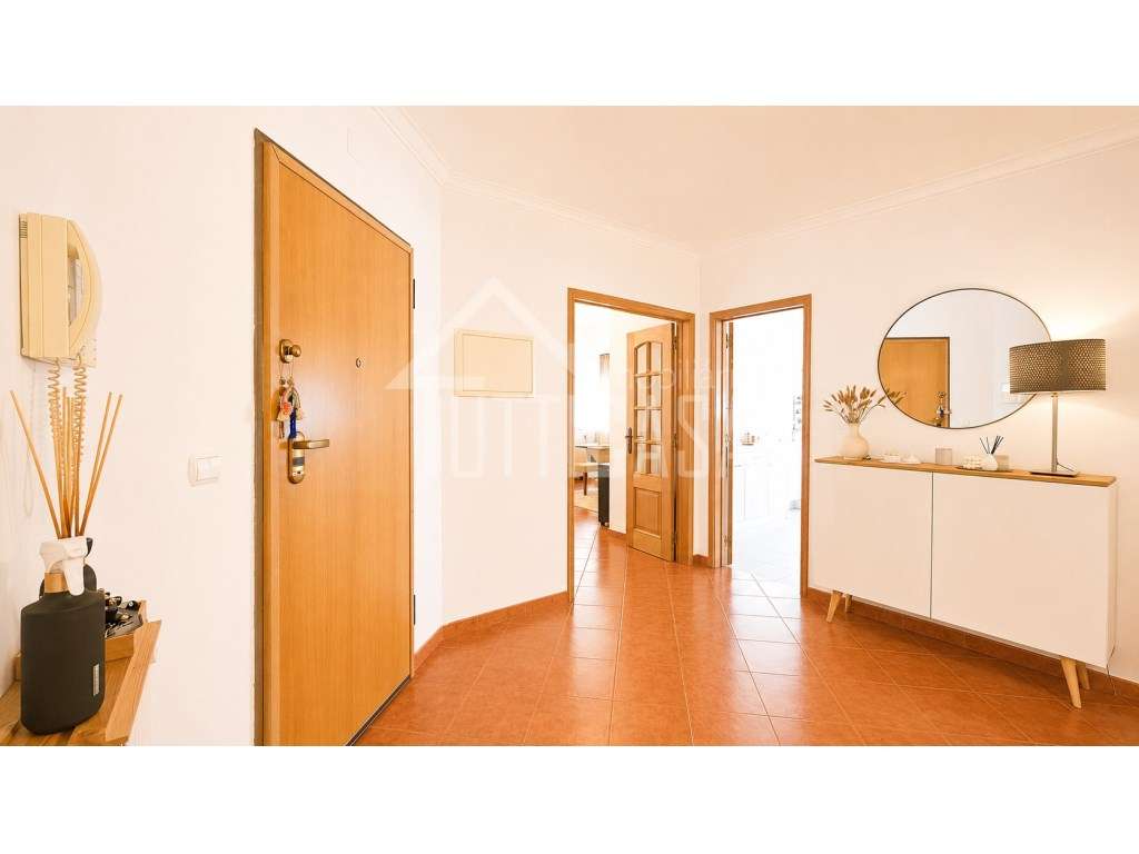 Apartamento T3 em Alcainça com parqueamento para 3 viaturas-16