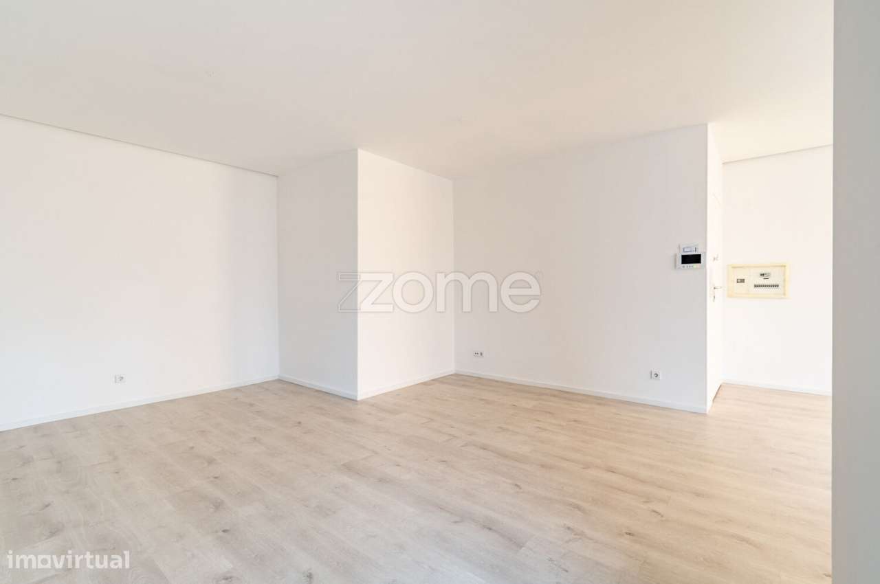 T2 Renovado Rua de Serralves - Grande imagem: 3/26