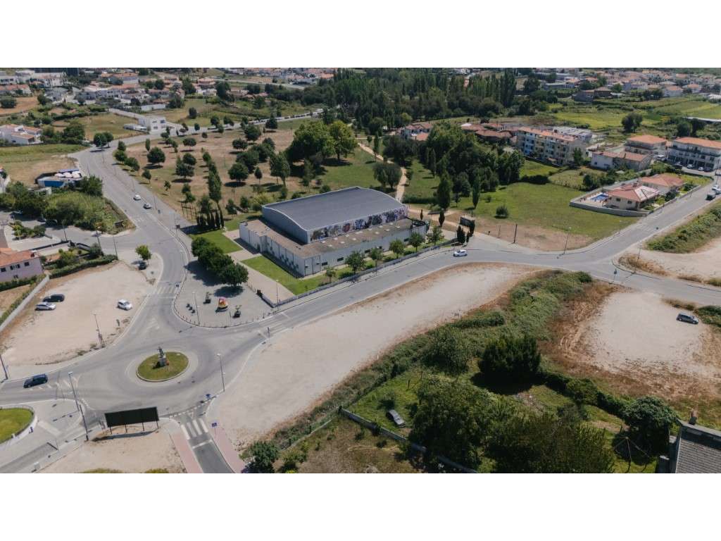 Terreno junto às Piscinas e Parque de Freamunde-5