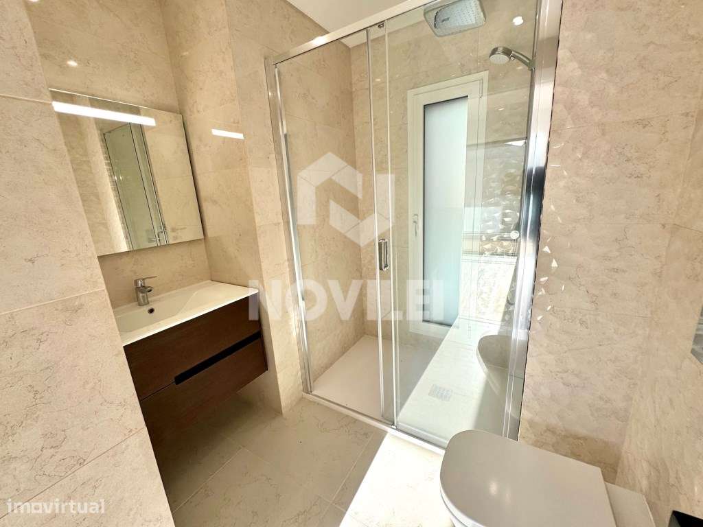 Moradia T3 em condomínio Fechado no centro de Leiria.-23