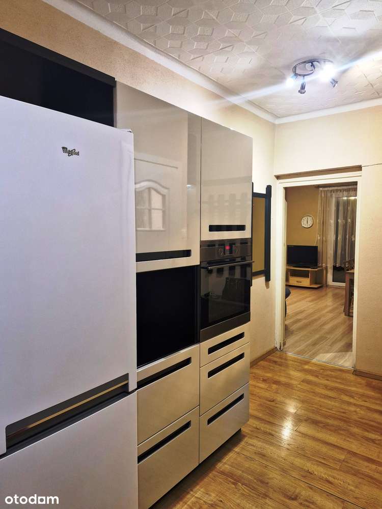 Dwupokojowe mieszkanie z pełnym wyposażeniem w Katowicach-0