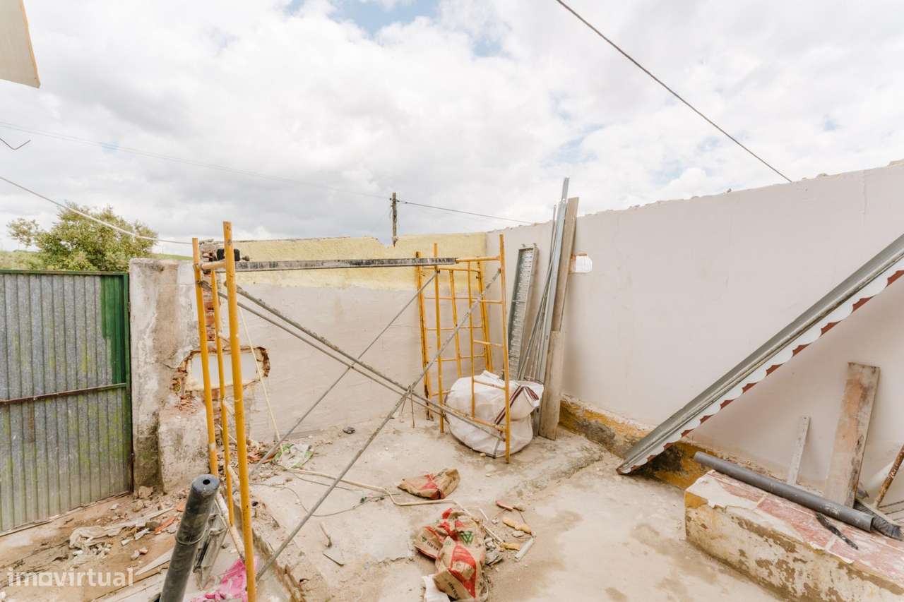 Moradia T2 em Obra Bruta | Aldeia da Moçarria | 15 min de Santarém-25