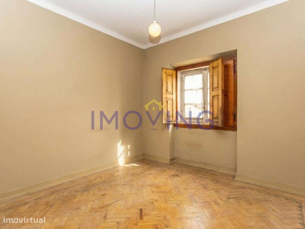 Prédio, moradia e garagens para Investimento-23