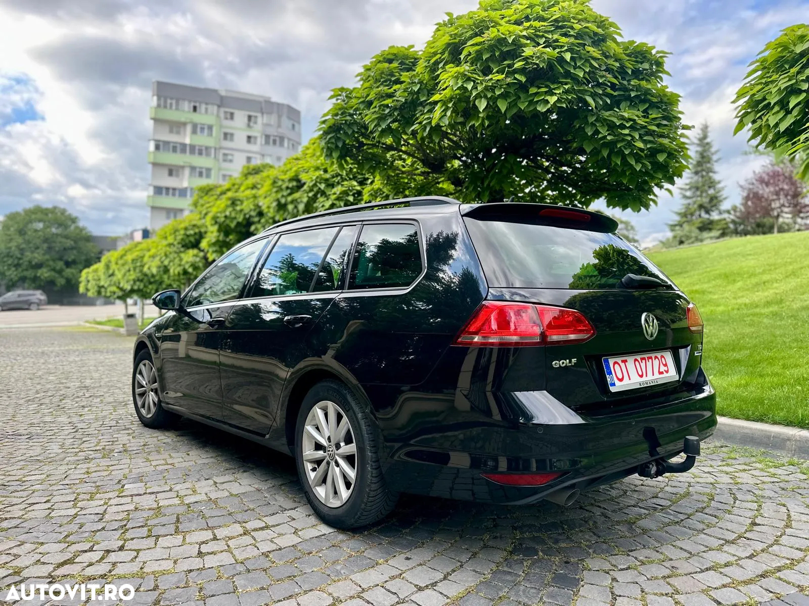 Volkswagen Golf 1.6 TDI BlueMotion Technology Lounge - 3