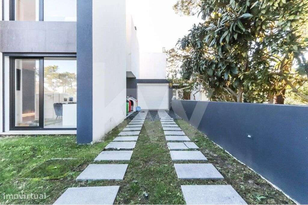 Vende-se Moradia T4 de Luxo com piscina na Aroeira | Charneca da Capar - Grande imagem: 4/60