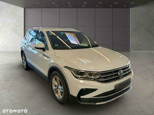 Volkswagen Tiguan 2.0 TDI SCR 4Mot Elegance DSG - 2