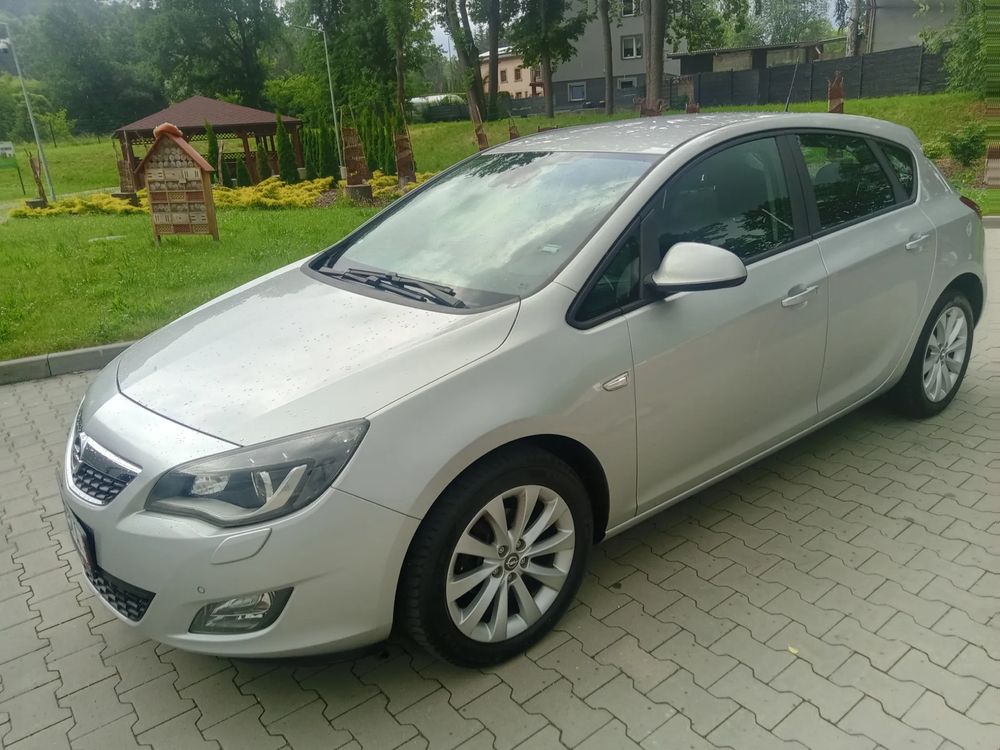 Opel Astra J 2010
