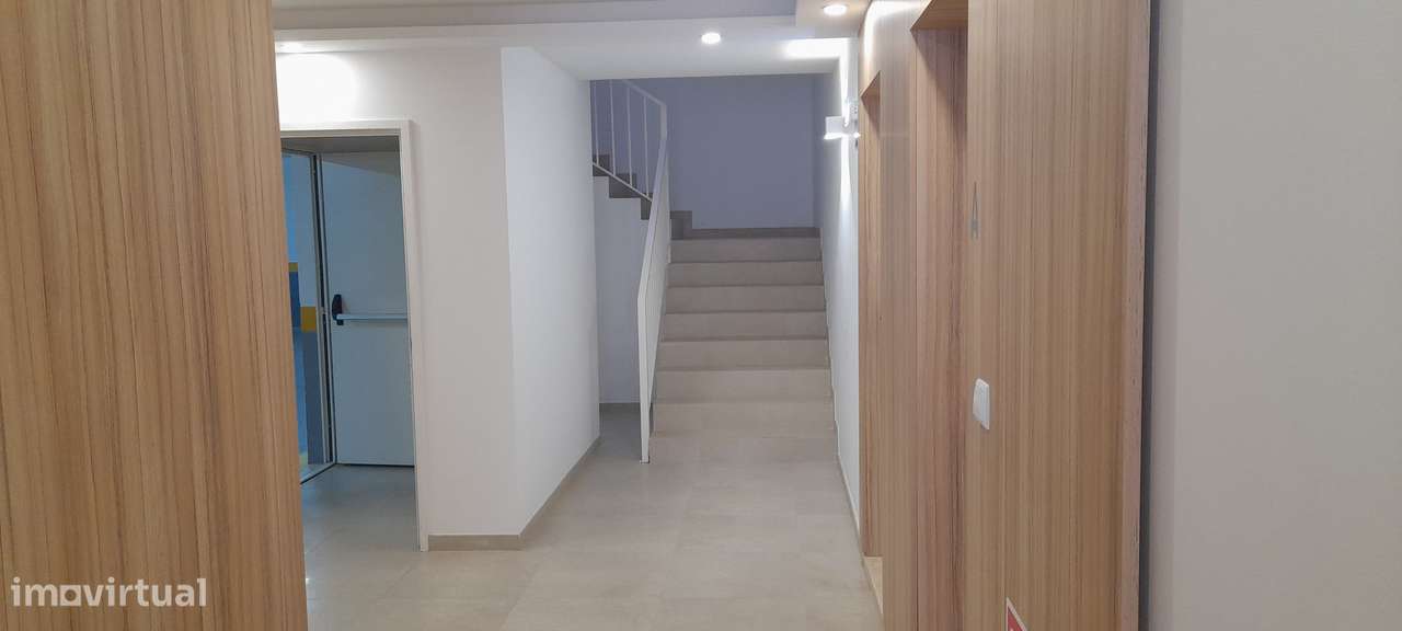 Viva perto do mar em Paço de Arcos: T3 novo com pátio e garagem-26