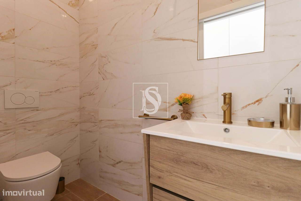 Moradia renovada  com quintal de 140m2 no centro de Lagoa-21