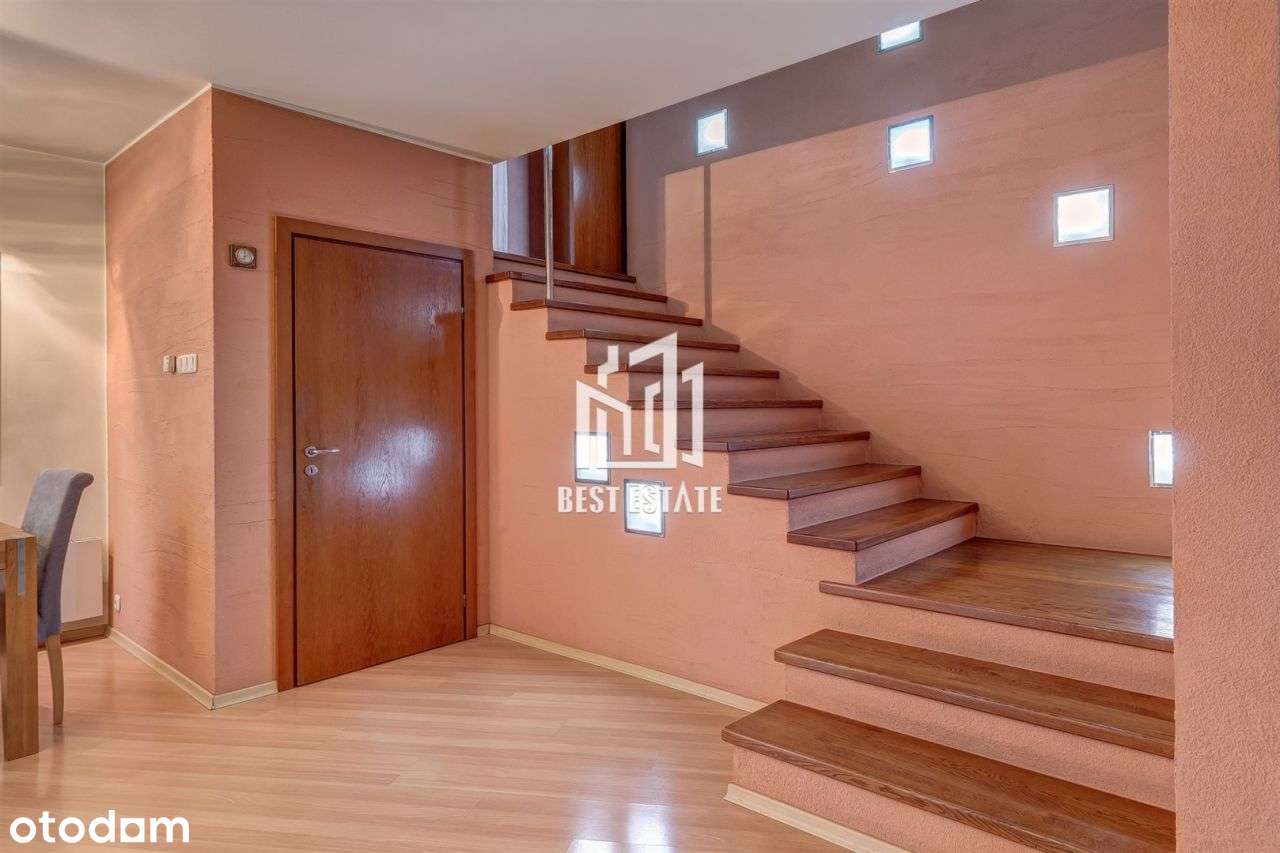 Przestronny Dom Blisko Centrum-10