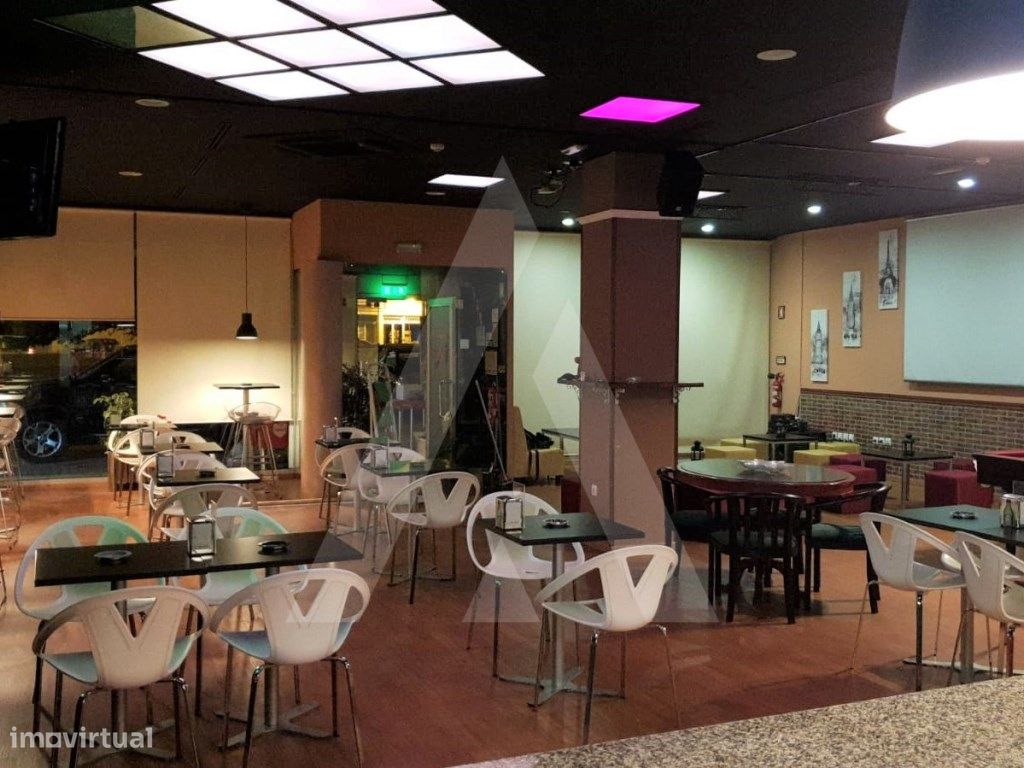 Bar totalmente equipado na zona das Glicínias - Grande imagem: 1/9