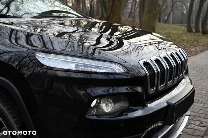 Jeep Cherokee - 1