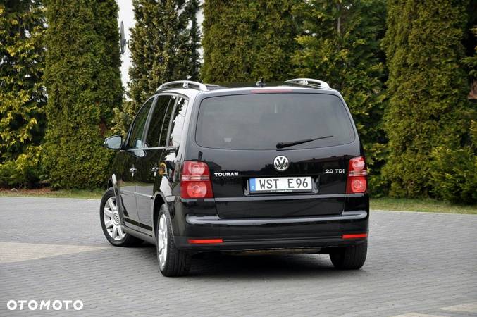 Volkswagen Touran - 15