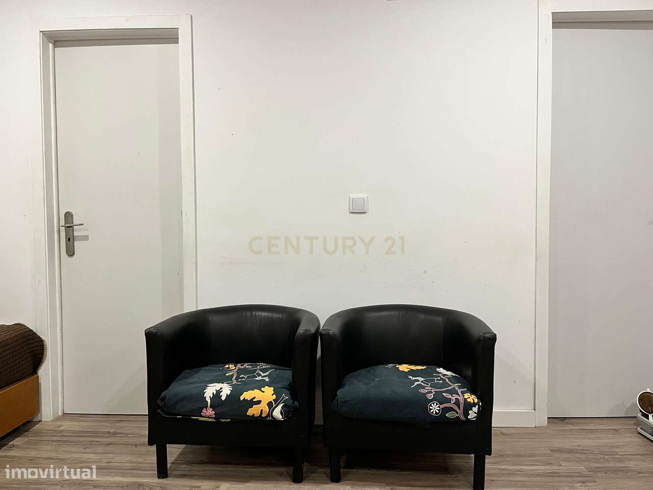 Loja Transformada em Estúdio T2 com 70m2. - Grande imagem: 4/12