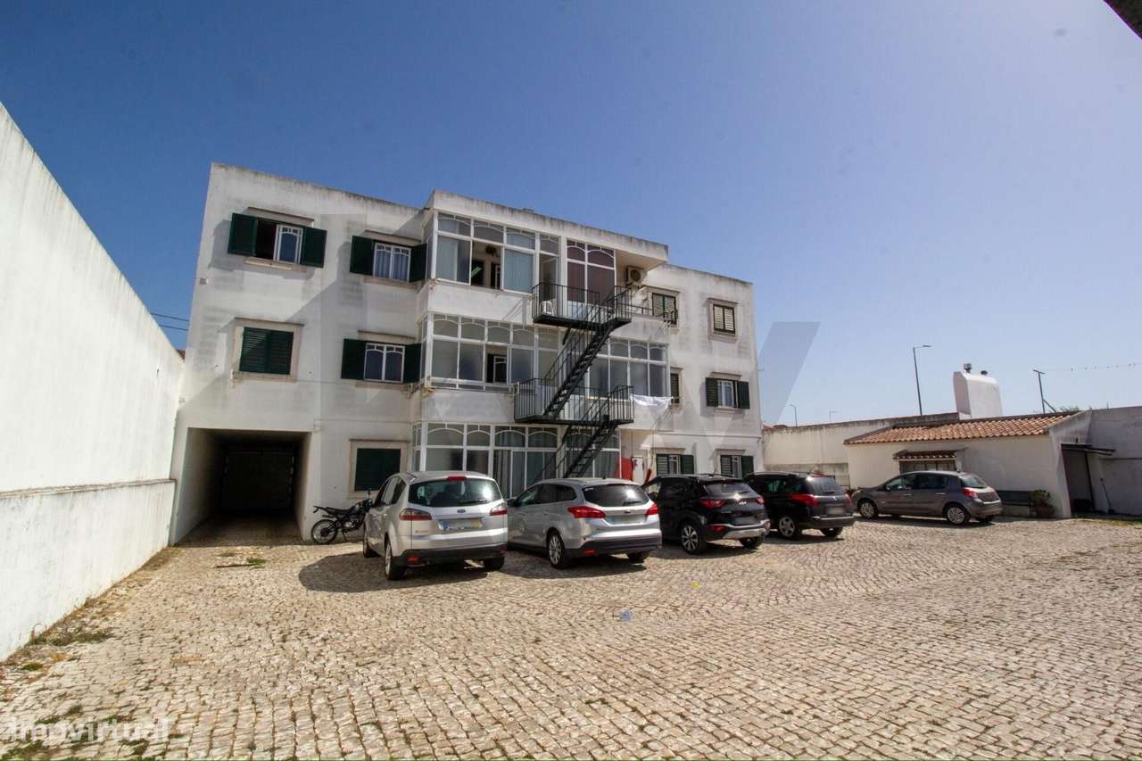 Excelente Oportunidade em Almeirim – Apartamento T3 com Terraço e Gara-24
