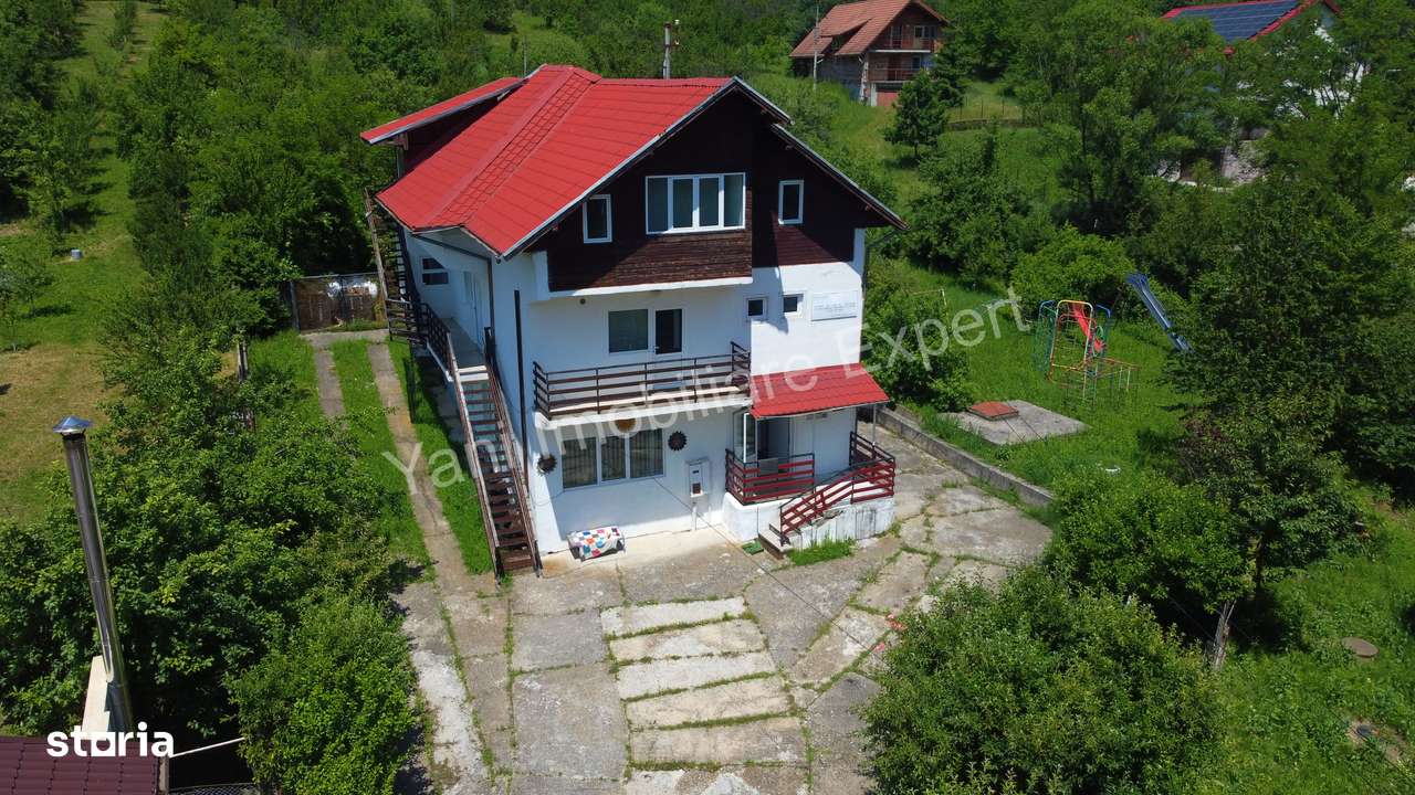 Casă de vânzare în Curtea de Argeș, zona Valea Sasului. - Imagine principală: 2/20