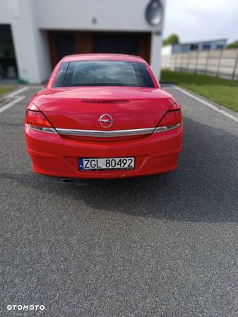 Opel Astra III GTC 1.8 Cosmo - 13