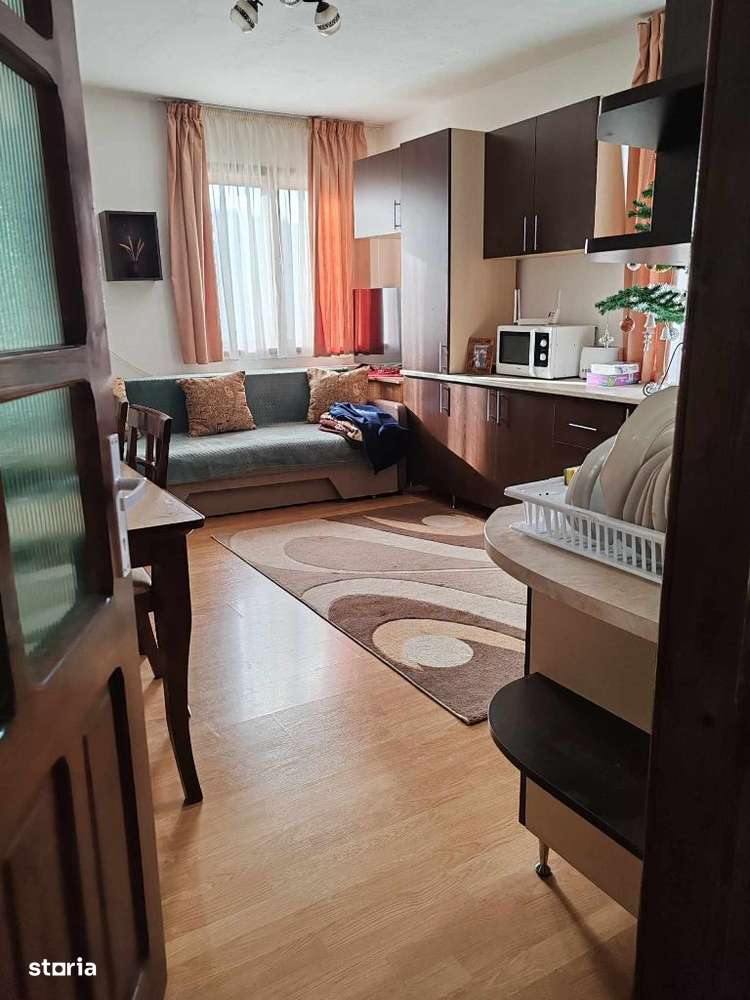 Proprietate placuta, curte generoasa, 1330 mp teren, toate utilitatile - Imagine principală: 4/9