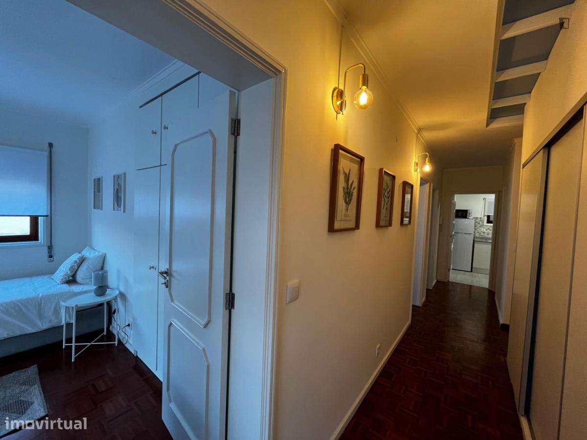 Quarto - localizado em Custóias Porto - Grande imagem: 5/7