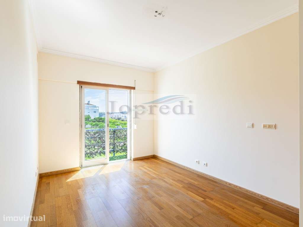 Apartamento T3 com 2 garagens em Box e 1 arrecadação-18