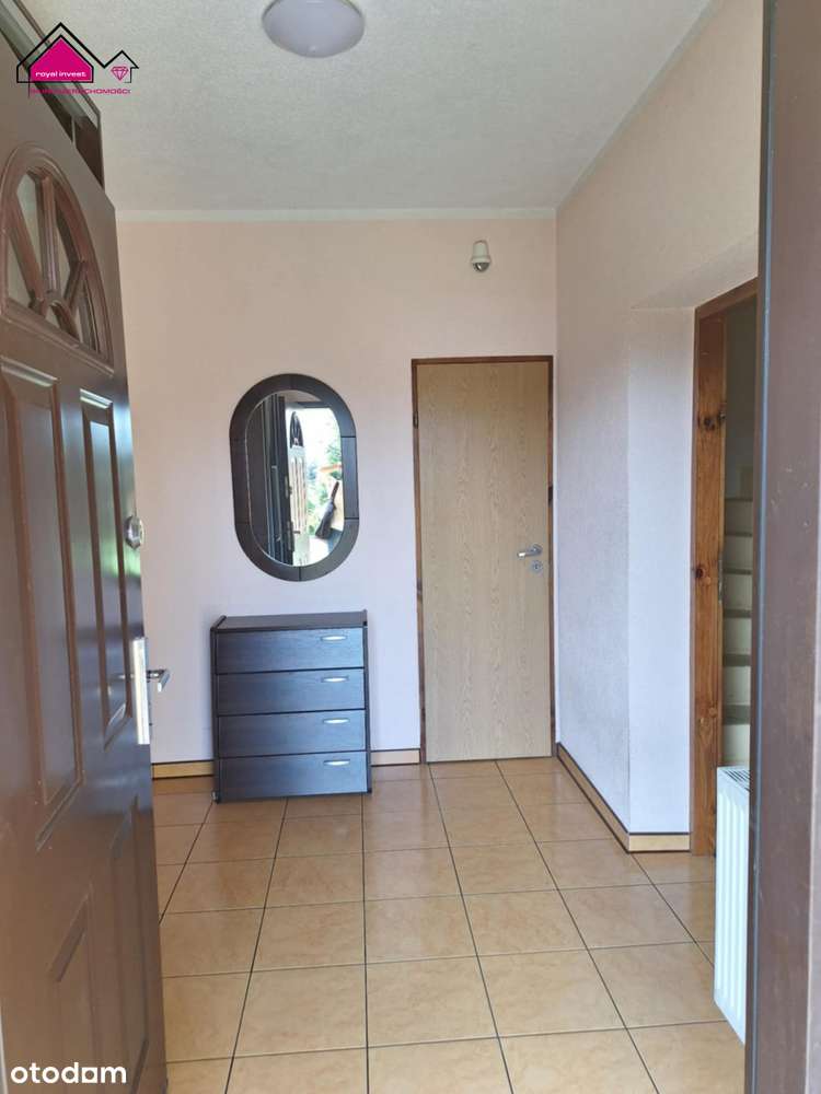 Przestronny dom na dużej działce-10