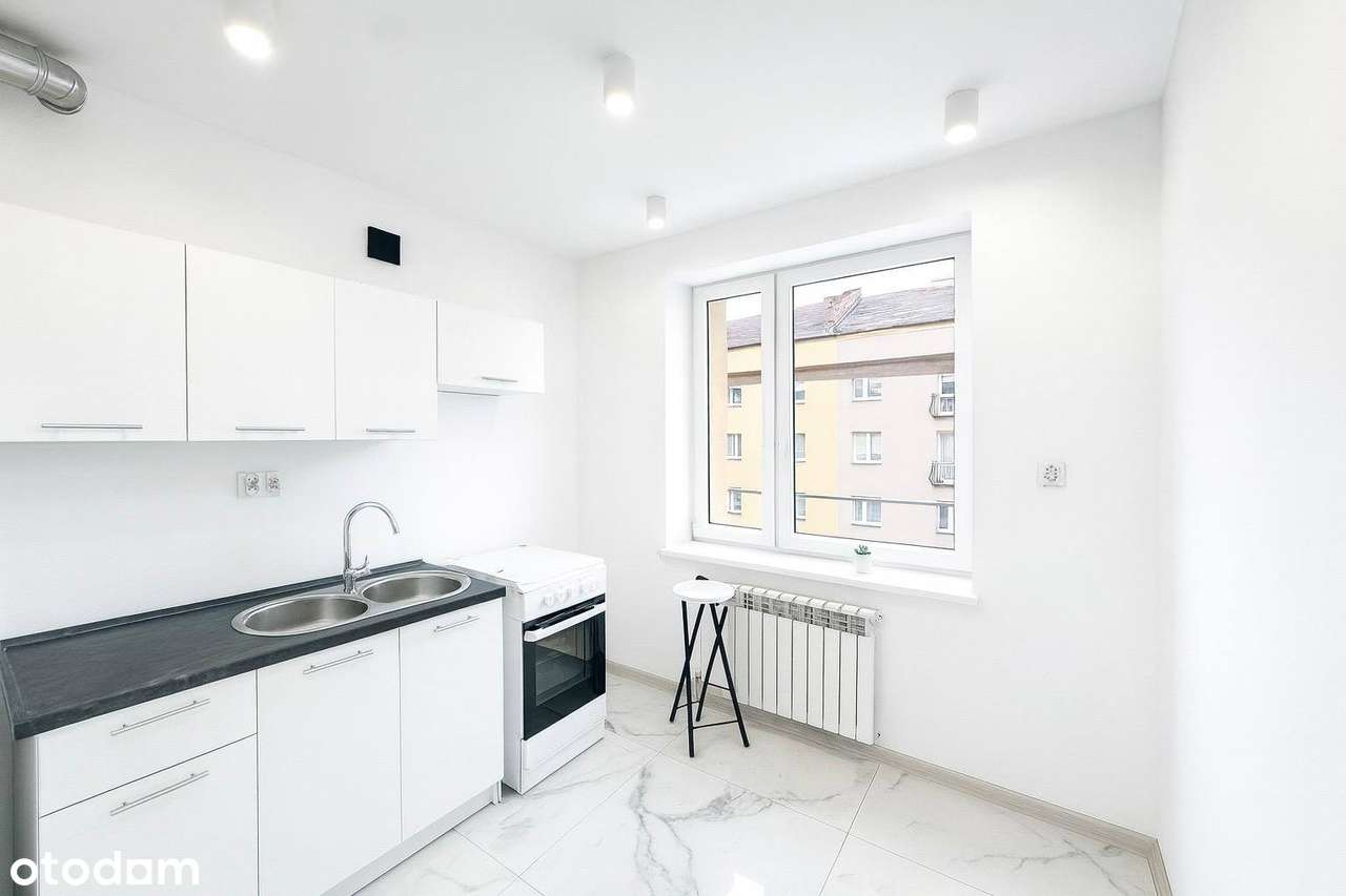 Sprzedaż/wynajem - Jasna Kawalerka na I Piętrze Po Generalnym Remoncie - Pełny obrazek: 2/9