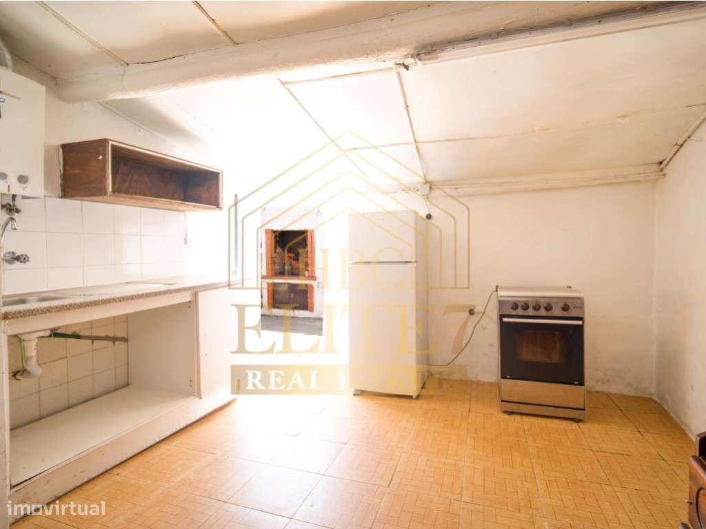 Moradia T3 para Renovar | Vau, Óbidos-31