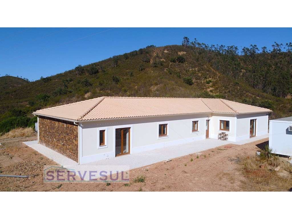 Espaçosa Moradia de 3 quartos, inserida em terreno com 17 hectares,...-22