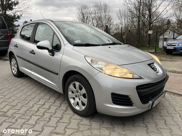 Peugeot 207 - 1