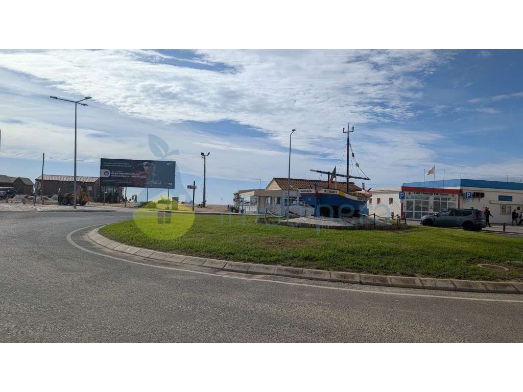 Loja para venda em Armação de Pêra a 150 metros da Praia - Grande imagem: 5/10