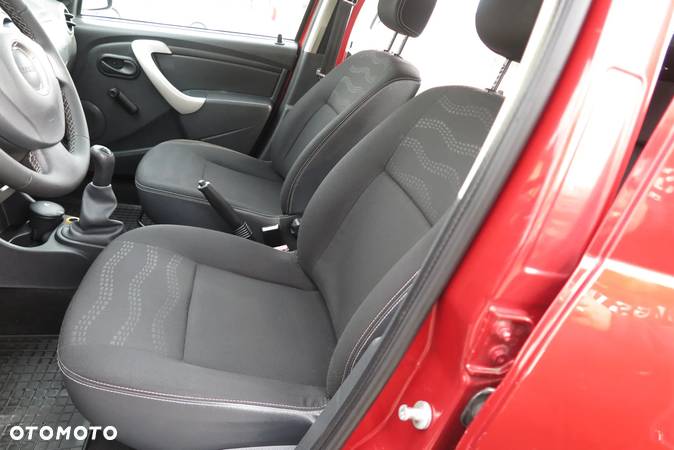 Dacia Sandero Stepway 1.6 - 21