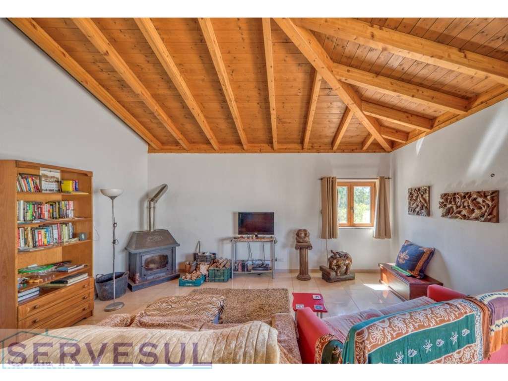 Espaçosa Moradia de 3 quartos, inserida em terreno com 17 hectares,... - Grande imagem: 4/28