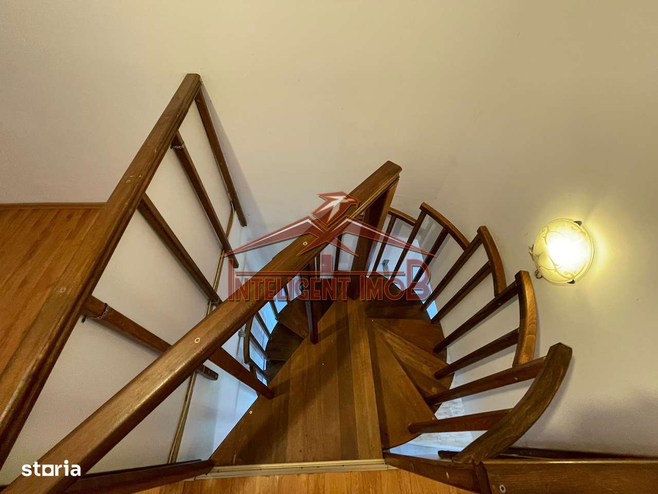 Apartament tip Duplex 3 Camere cu Vedere Panoramică și scara interioar-9