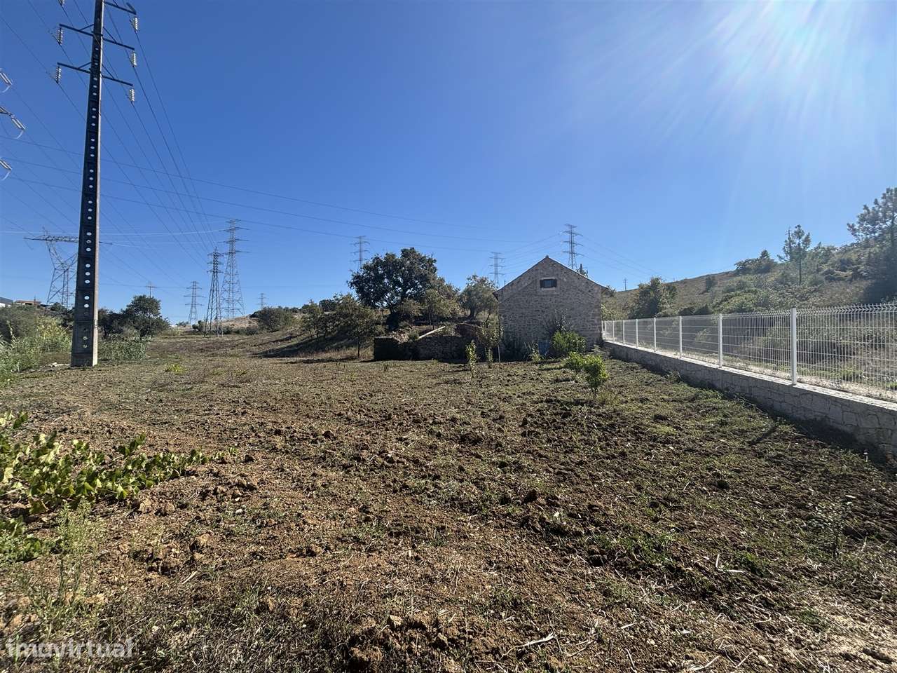 Moradia T1+1 / Terreno / Reguengo do Fétal / Batalha-9