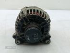 Alternador Volkswagen Passat (3B3) - 2