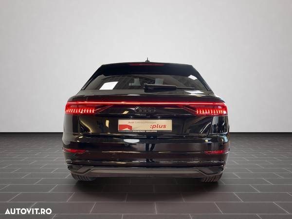 Audi Q8 - 8