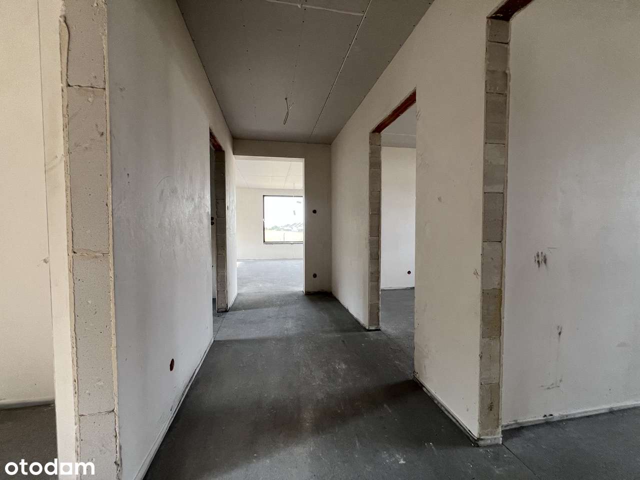 Nowoczesny dom 4-pokojowy z garażem-15