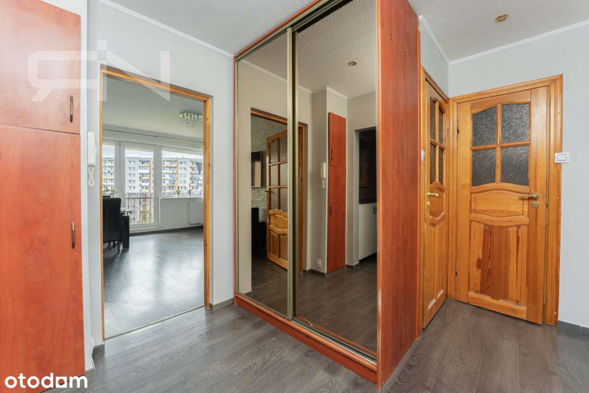Trzy pokojowe mieszkanie w budynku z windą-17