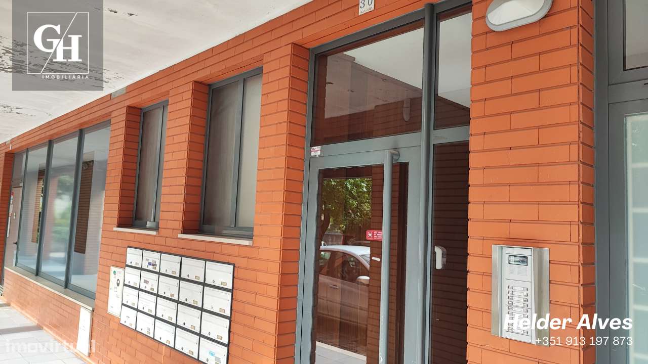 Apartamento T2 em Calendário com garagem fechada-26