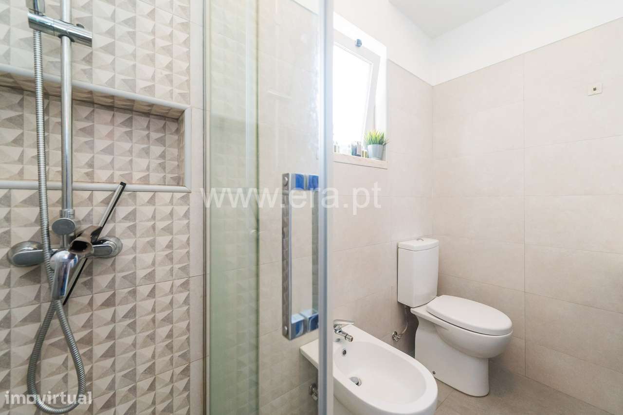 Apartamento T2 com 77 m perto do Metro-27