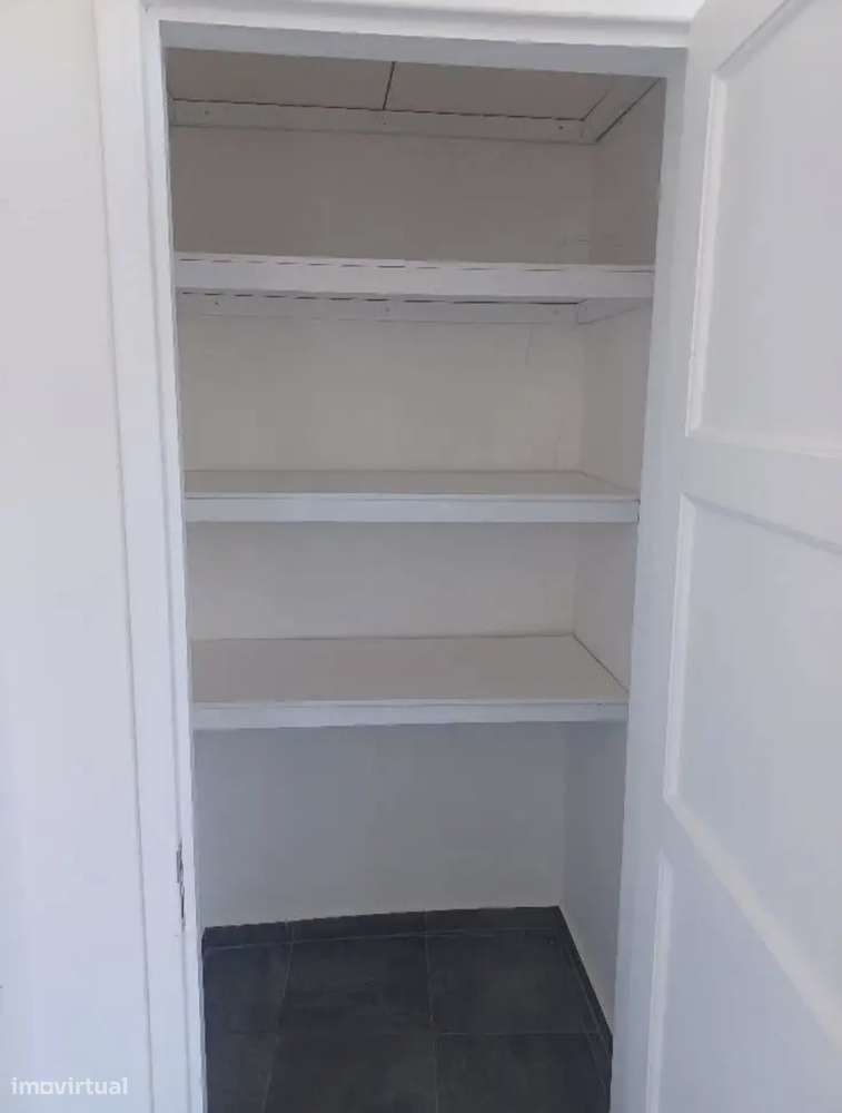 Arrenda-se T2 em Cacilhas - Grande imagem: 4/10