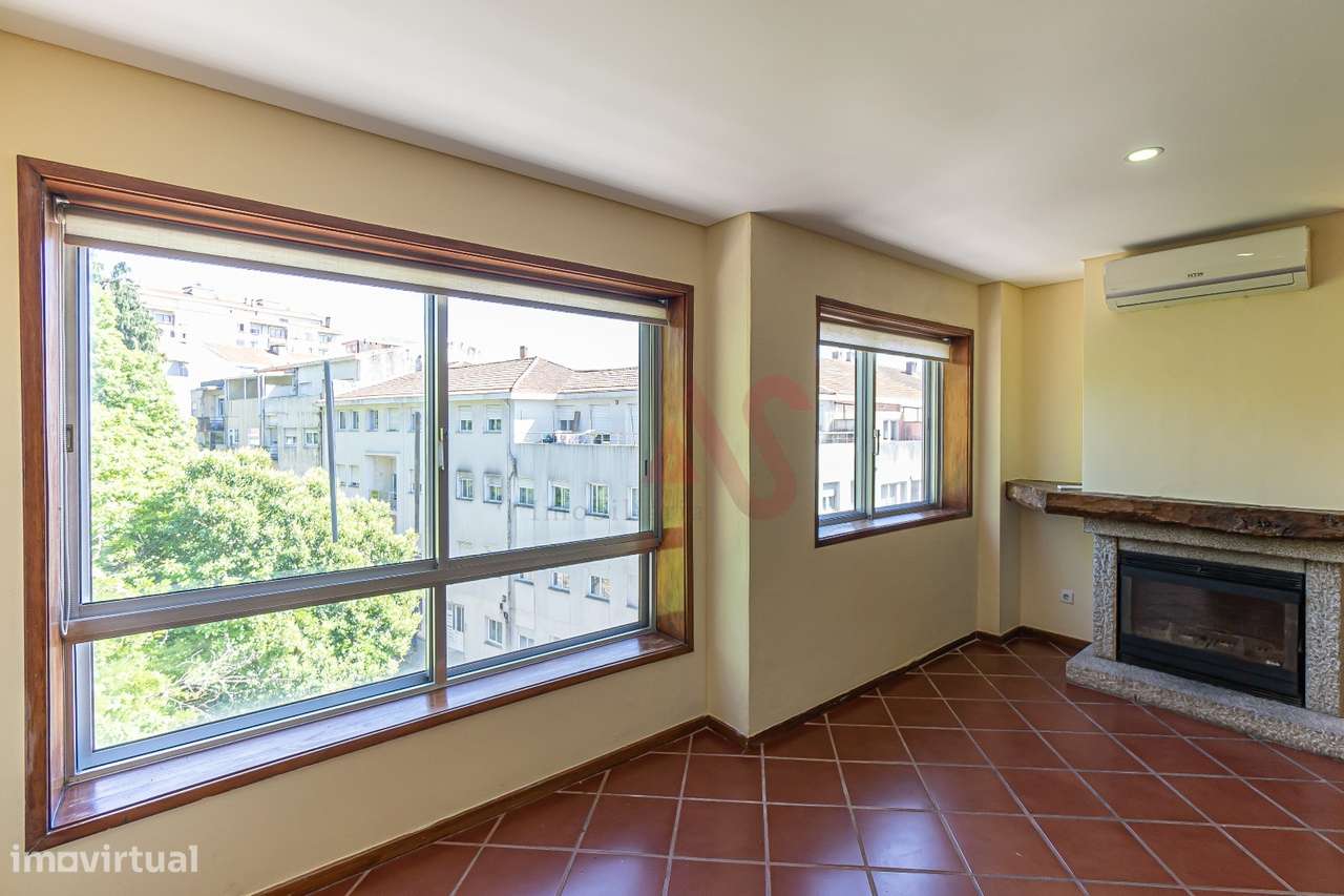 Apartamento T4 Duplex | Próximo das Faculdades | com 4 Quartos ( 1 Sui - Grande imagem: 2/39