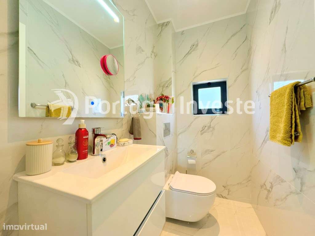 Moradia de Luxo com 3 Suites + T1 Independente em Condomínio com Pi...-6