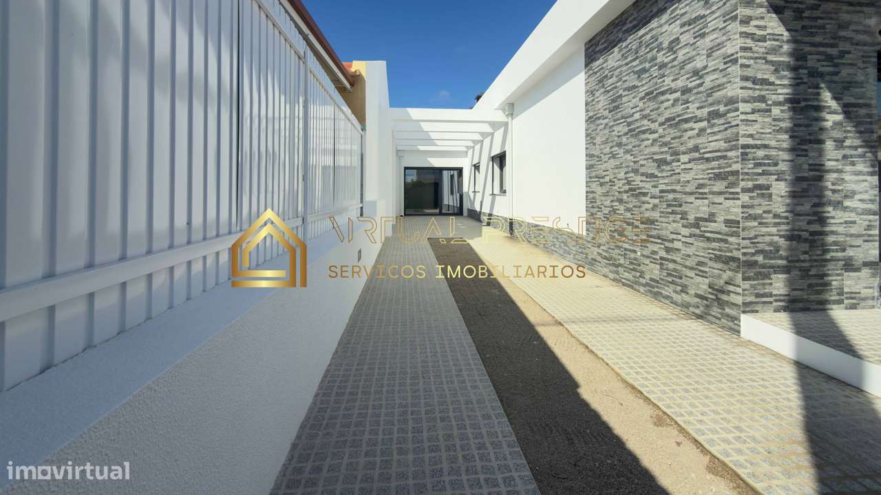 Moradia T4 Térrea | 2 suites e espaço p/ piscina | Fernão Ferro-25